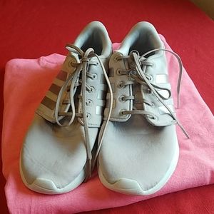 Pink Ádidas tenis shoes